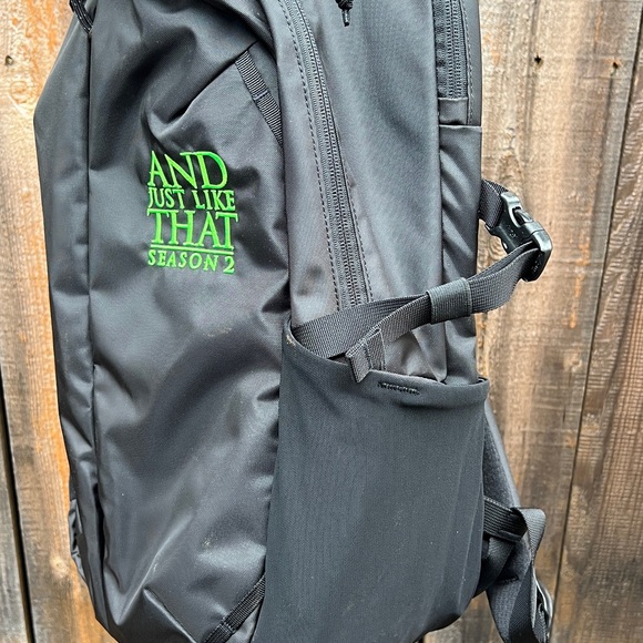 Flash Sale! “And Just like That” AJLT - NEW RARE Patagonia Crew Member Backpack! - Picture 7 of 14